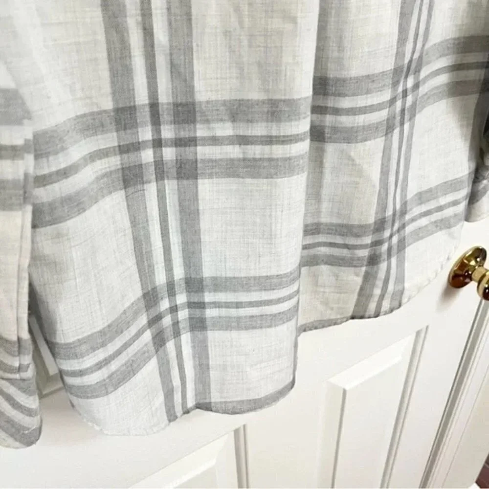 New Vineyard Vines Gray & White Plaid shirt